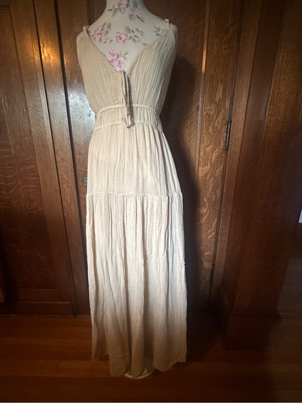 Elan Gauzy Khaki Maxi dress with tie front detail, size M, NWT